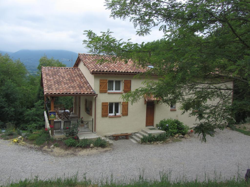 Les Cimes Bed & Breakfast Saint-Pierre-de-Riviere ภายนอก รูปภาพ