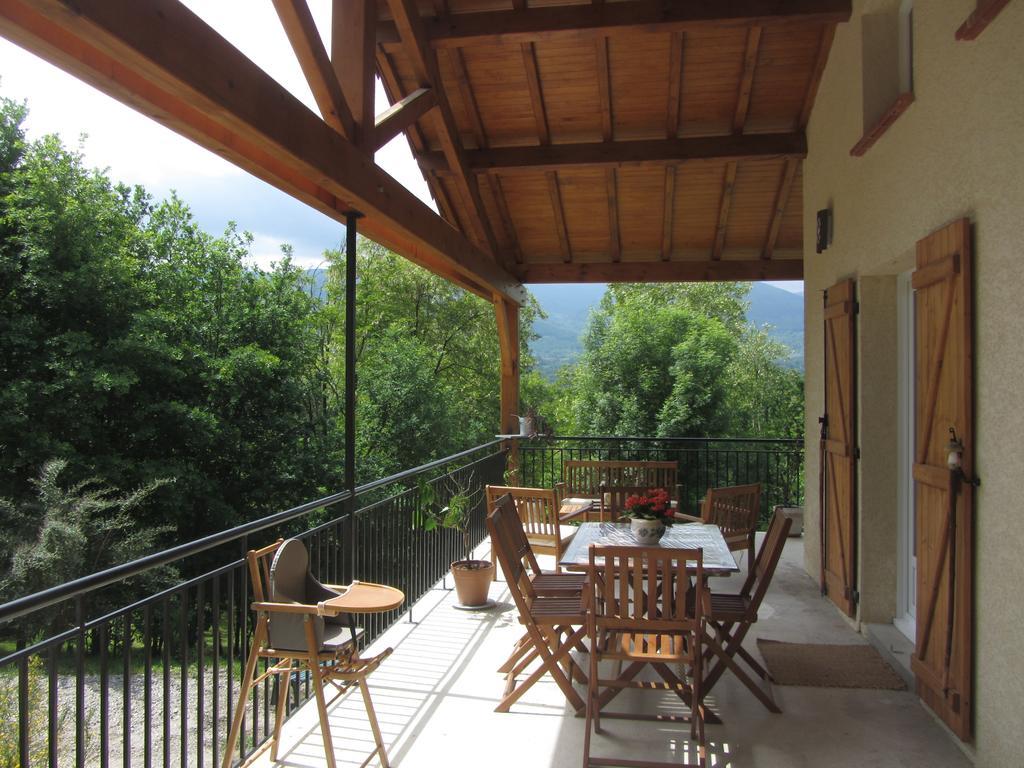 Les Cimes Bed & Breakfast Saint-Pierre-de-Riviere ภายนอก รูปภาพ