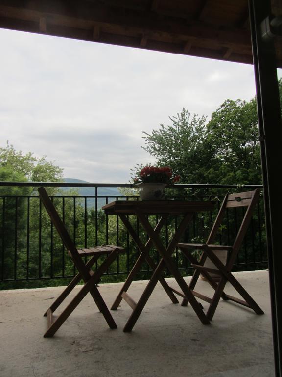 Les Cimes Bed & Breakfast Saint-Pierre-de-Riviere ภายนอก รูปภาพ