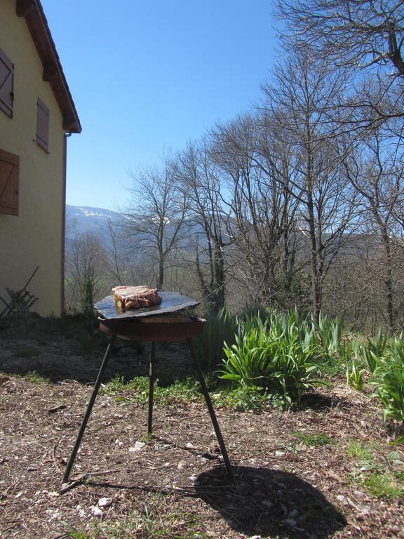 Les Cimes Bed & Breakfast Saint-Pierre-de-Riviere ภายนอก รูปภาพ